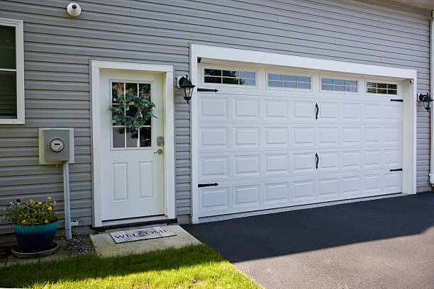 24/7 Emergency Garage Door Panel Replacement experts in Point Lookout, NY